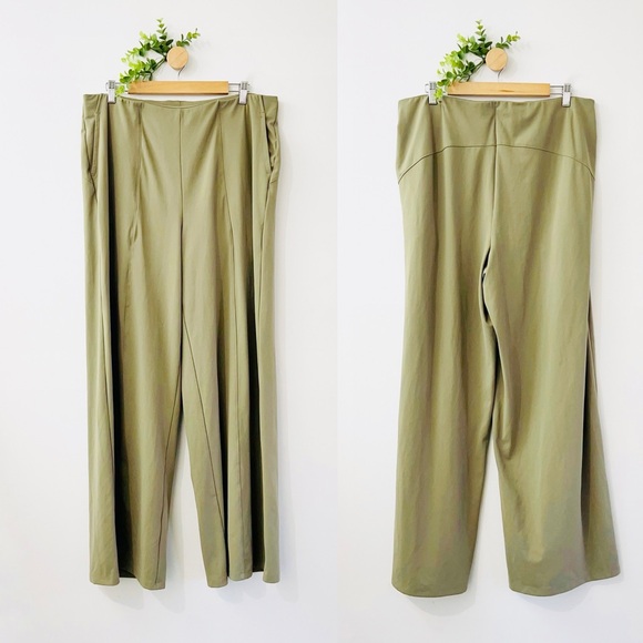 Old Navy Green Pleated Go-Dry Powersoft Pants - Picture 1 of 7